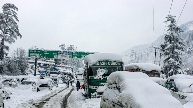 : उत्तराखंड में केदारनाथ, गंगोत्री, यमुनोत्री और औली में अच्‍छी खासी बर्फबारी, देहरादून से लेकर कई जगह बारिश